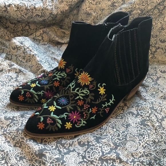Diba Shoes - Dina black suede floral embroidered ankle booties 8.5 festival boho